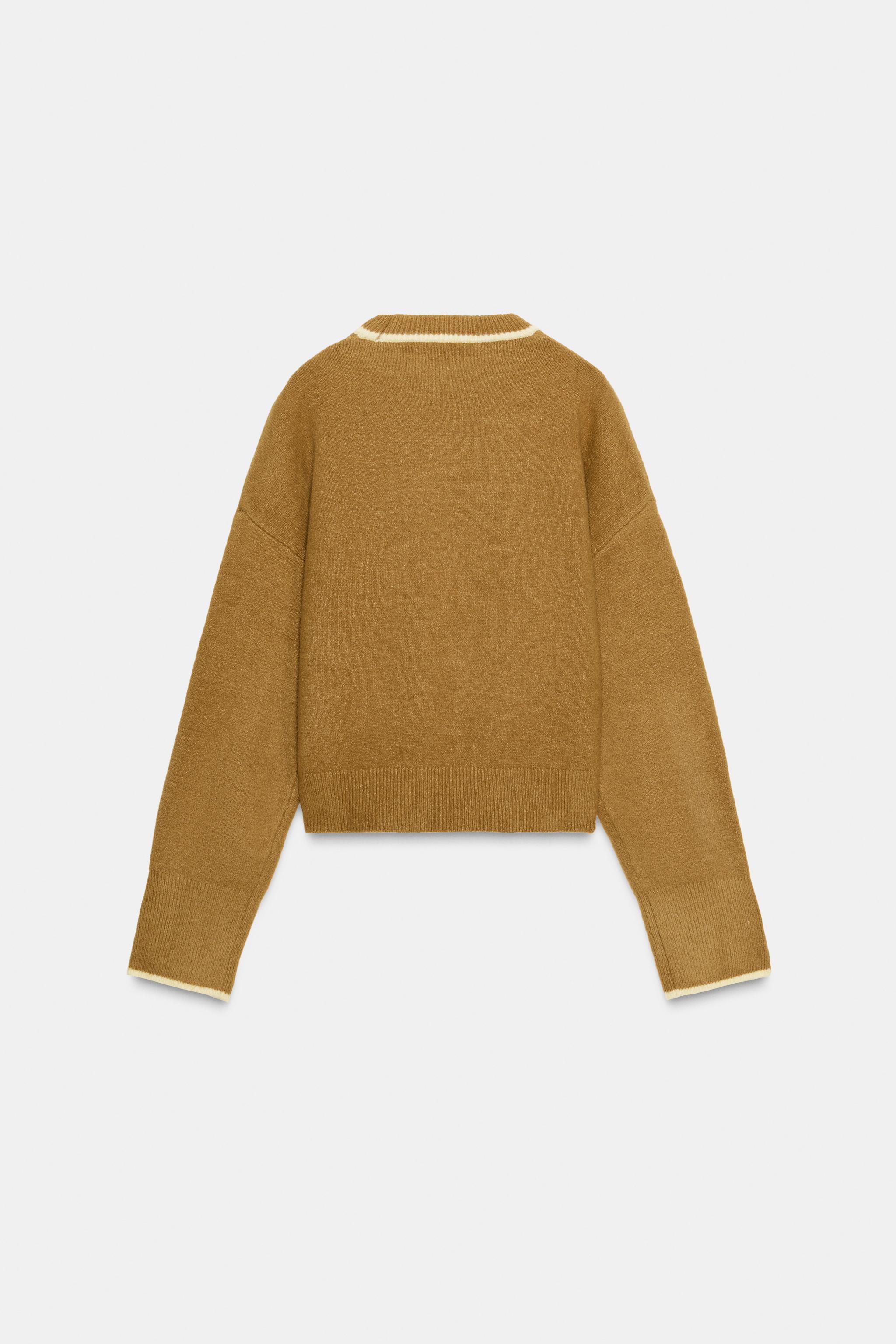 PULL EN MAILLE AVEC LISERÉS CONTRASTE